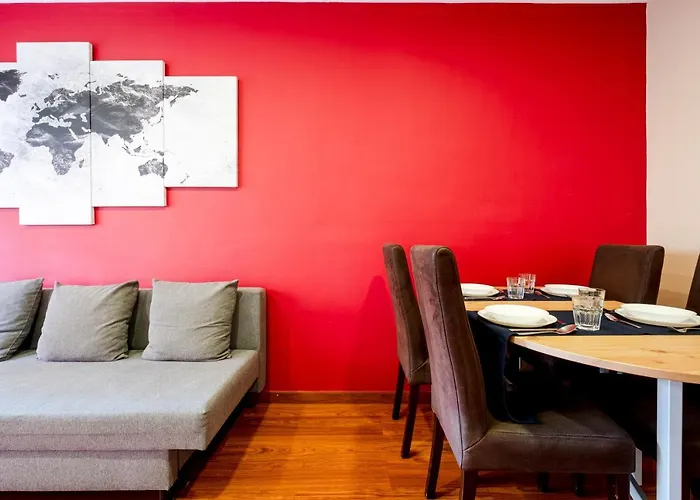 Three Bedroom In Sants